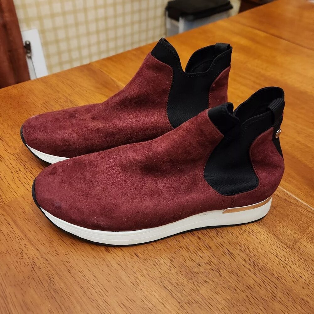 Kenneth Cole REACTION Women's Cameron Chelsea Burgundy Jogger Sneaker Size 7.5